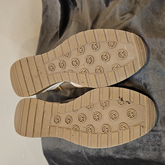 Michael Kors Women's Sneakers Sz. 10 Training Shoes Gray & Gold 2.5" Heel - Picture 13 of 13